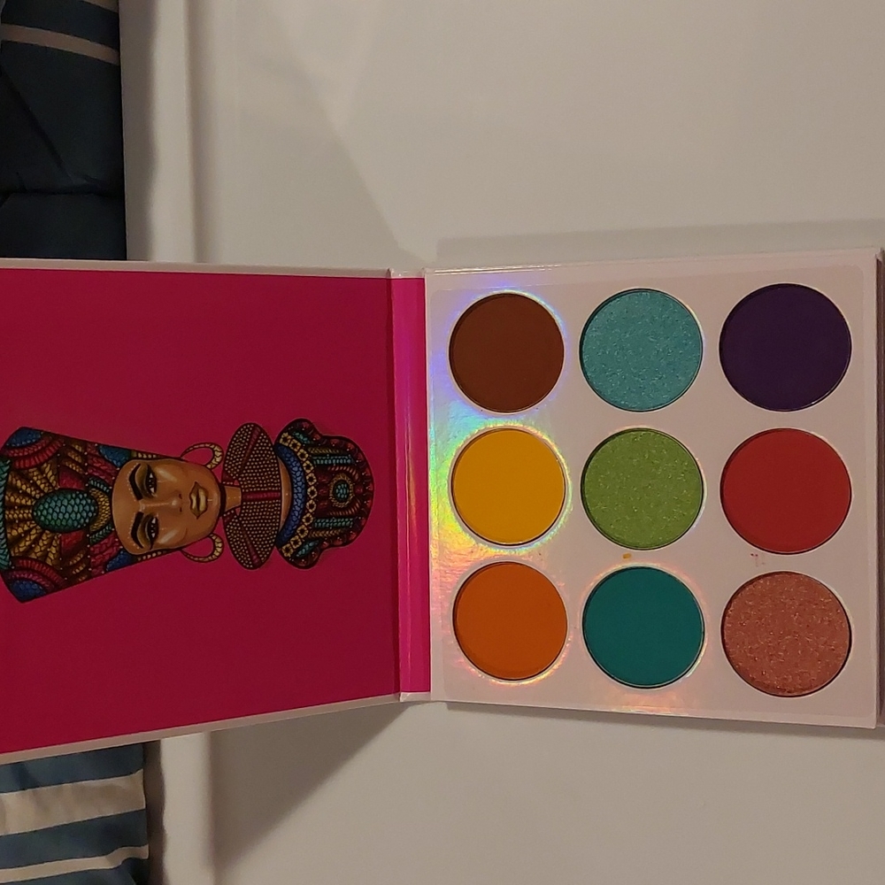 Assorted Makeup - Picture 5 of 11